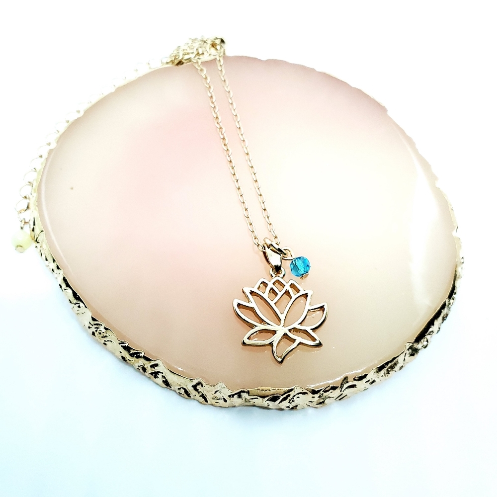 Avon Symbolic Charm Necklace - Lotus